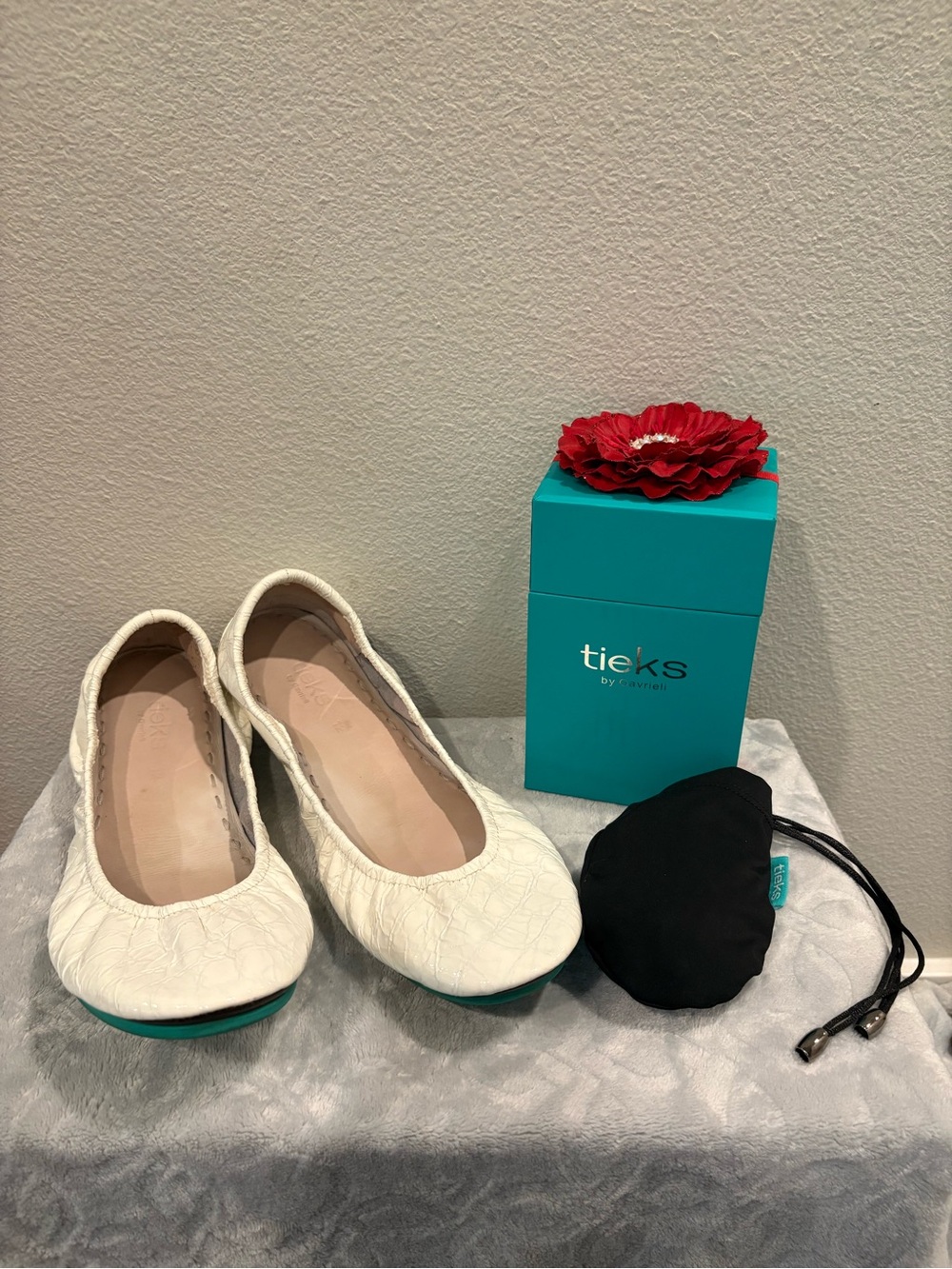 Tieks size 12 Diamond White Patent Leather Ballet Flats with reusable tote + box